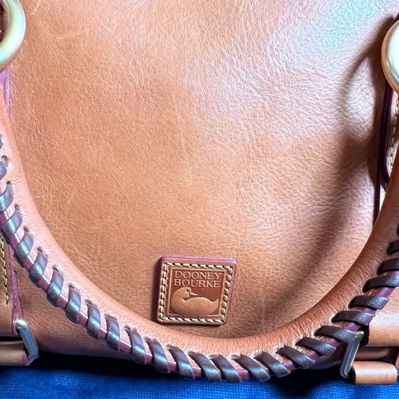 COPY - Dooney and Bourke Sorrento satchel - Picture 4 of 14
